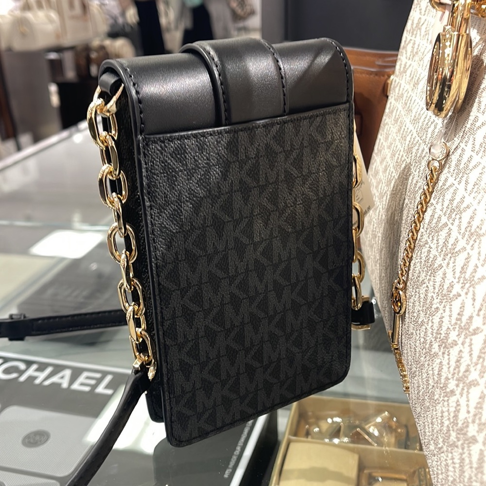 Michael Kors Carmen Small Logo Smartphone Crossbody Bag
Black Signature 
NWT - Picture 13 of 16